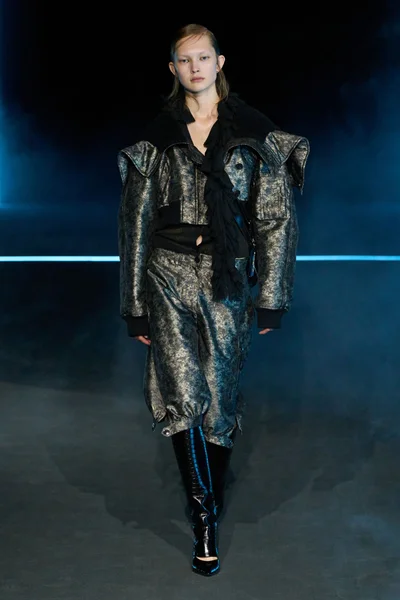 Look 54